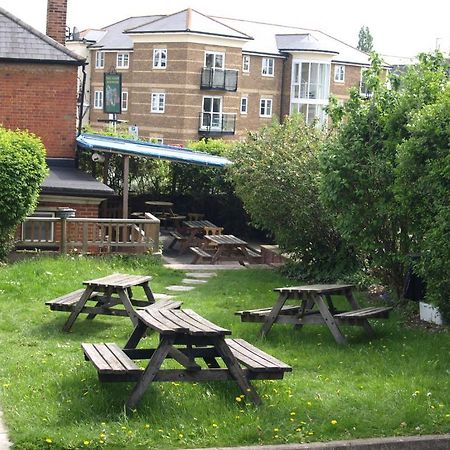 Jolly Brewers Free House Inn Бишъпс Стортфорд Екстериор снимка